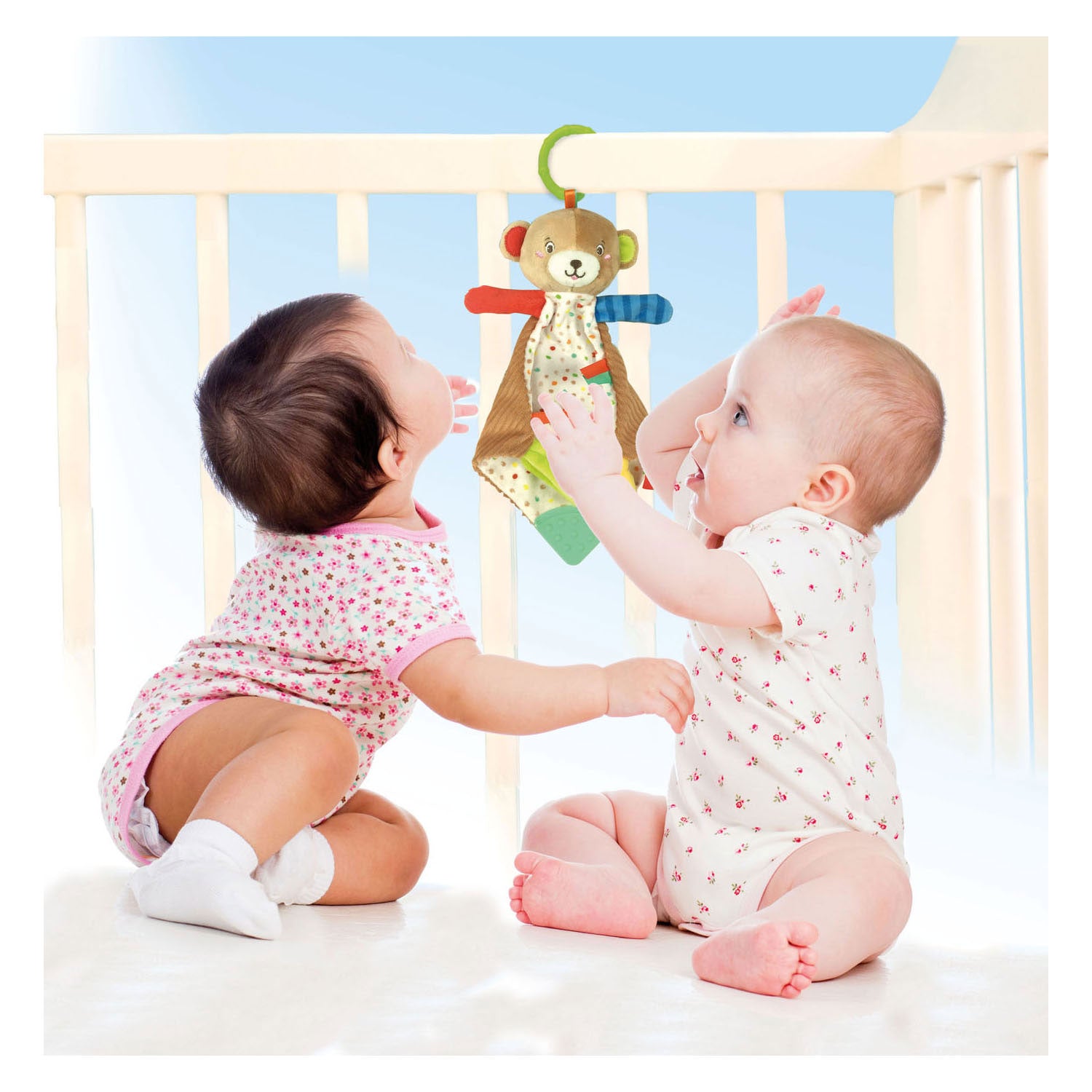 Clementoni Baby - Pluchen Rammelaar Beer Voorbeeld